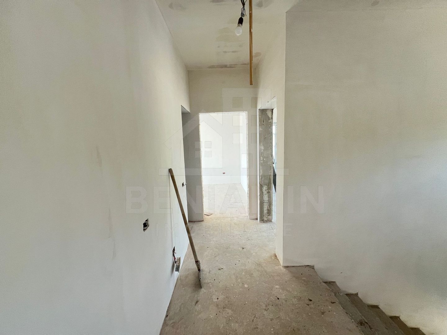 Casa-5 camere-P+1+P-147mp utili-600mp teren-Utilitati-Sanpetru - Poză 9