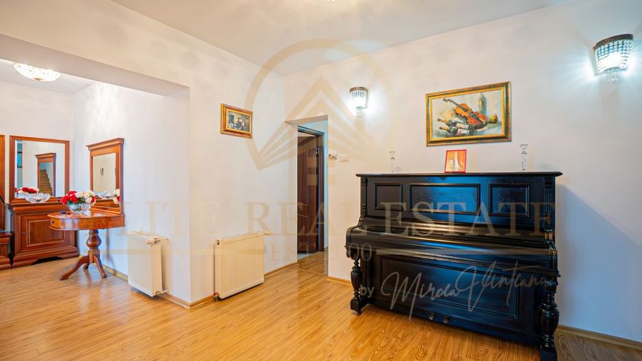 Ovidiu Sud - Zona premium - Vila impozanta, curte mare, garaj, terasa! - Poză 21