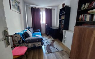 Apartament 4 camere decomandate, etaj intermediar, zonă excelentă. - Poză 2