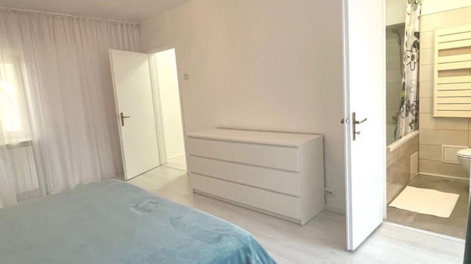 AP. 4 CAMERE UNIRII, SUPRAFATA 130 MP.,MOBILAT/UTILAT MODERN, AC - Poză 7