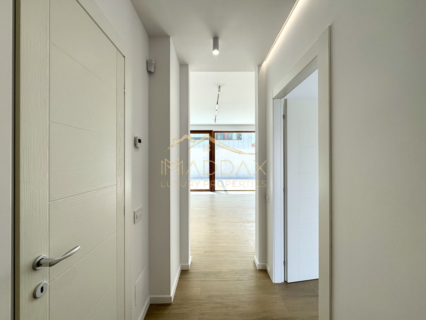 Vila cu 6 camere *575mp* / 12 locuri parcare // Pipera- Iancu Nicolae - Poză 58