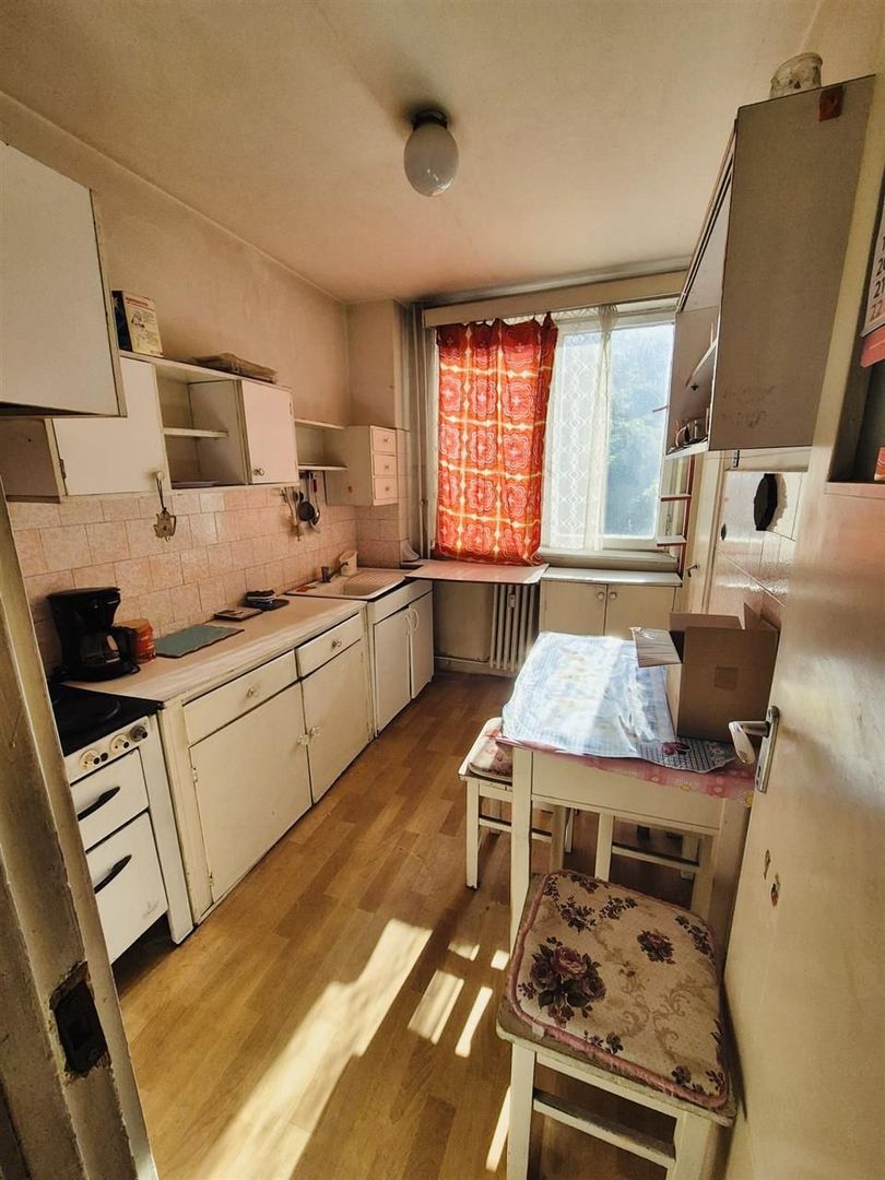 Apartament cu 4 camere  cu dubla orientare zona Nufarul - Poză 3