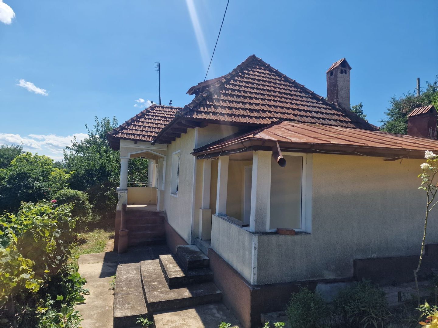Casa in mediu rural cu teren - Poză 4