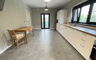 Casa spatioasa,amenajata in zona Lipovei - Poză 1