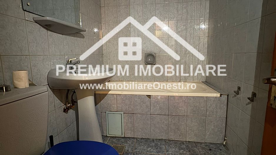 Apartament cu 3 camere decomandat - Poză 8