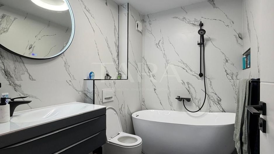 Apartament modern cu 3 camere și 2 băi, plus parcare, zona Vivo. - Poză 5