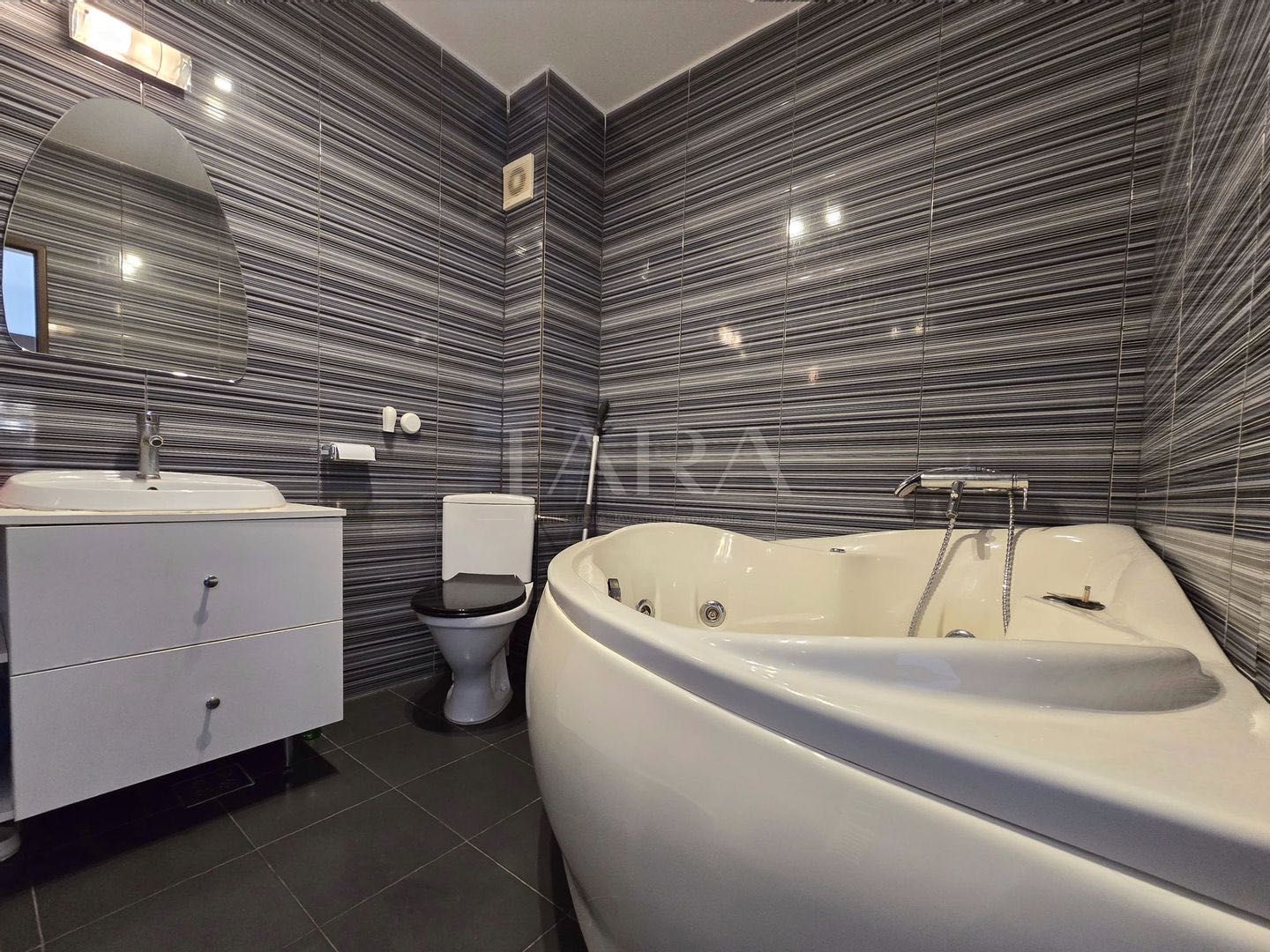 Apartament spațios, 3 camere pe două niveluri, zona Florilor, Florești - Poză 6