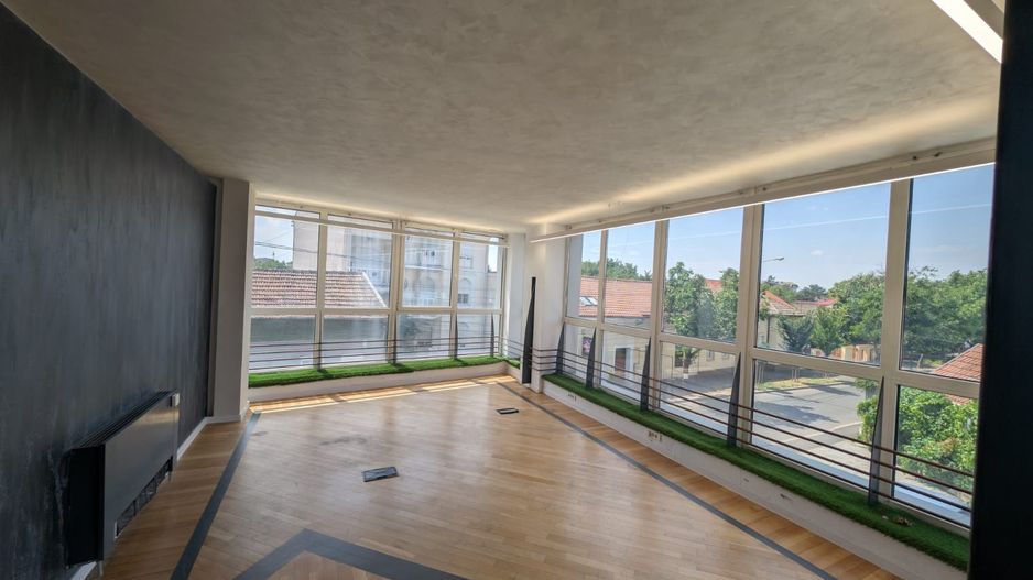 Imobil in zona Balcescu - Poză 1