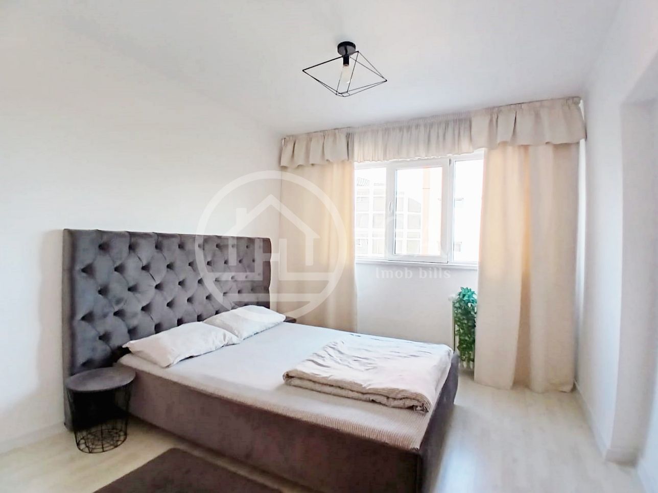 Apartament de vânzare cu 3 camere în zona Rogerius, Oradea - Poză 5