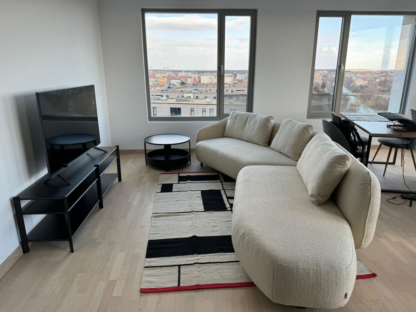 Apartament  la Isho cu vedere panoramica asupra orașului - Poză 5