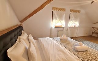 Vila spațioasă și recent renovată în Ghiroda! - Poză 33