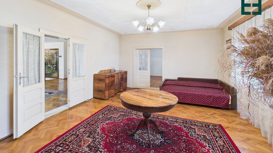 Casă cu 10 camere și 1437 mp teren în Ineu - Arad - Poză 18