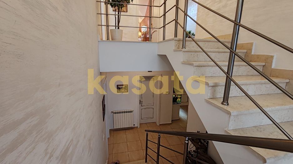 Vila care redefinește echilibrul între rafinament, spațiu și liniște - Poză 27