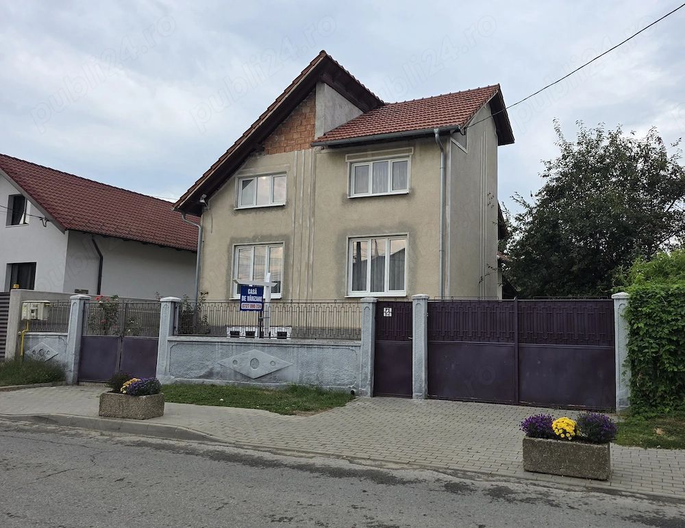 Casă în centrul municipiului Alba Iulia - Poză 1