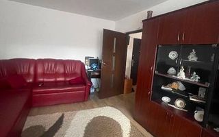 BRASADAS vinde ap 2 cam etaj 1/4 Carpati 2. - Poză 2