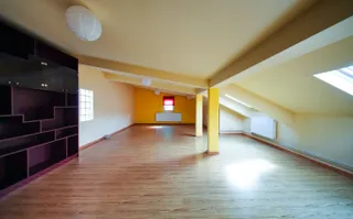 CASĂ CU TEREN 262 MP ȘI SPAȚIU COMERCIAL – SECTOR 4, BUCUREȘTI - Poză 17