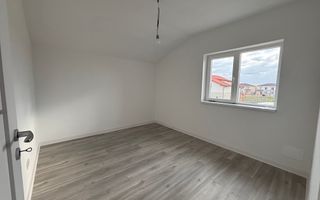 Casa individuala cu 5 camere in Mosnita Noua zona castel - Poză 8