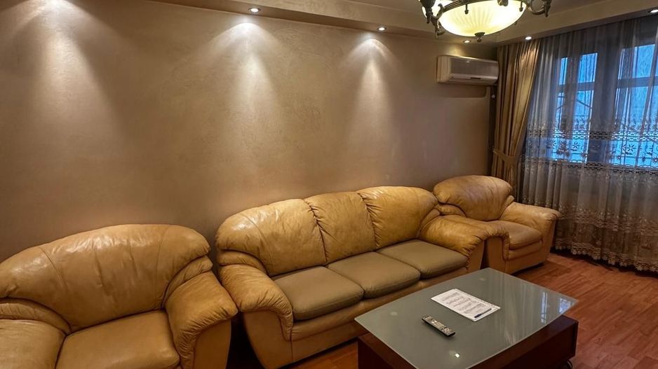 Apartament 3 camere, parcare inclusă, pet friendly, metroul la scara blocului - Poză 1