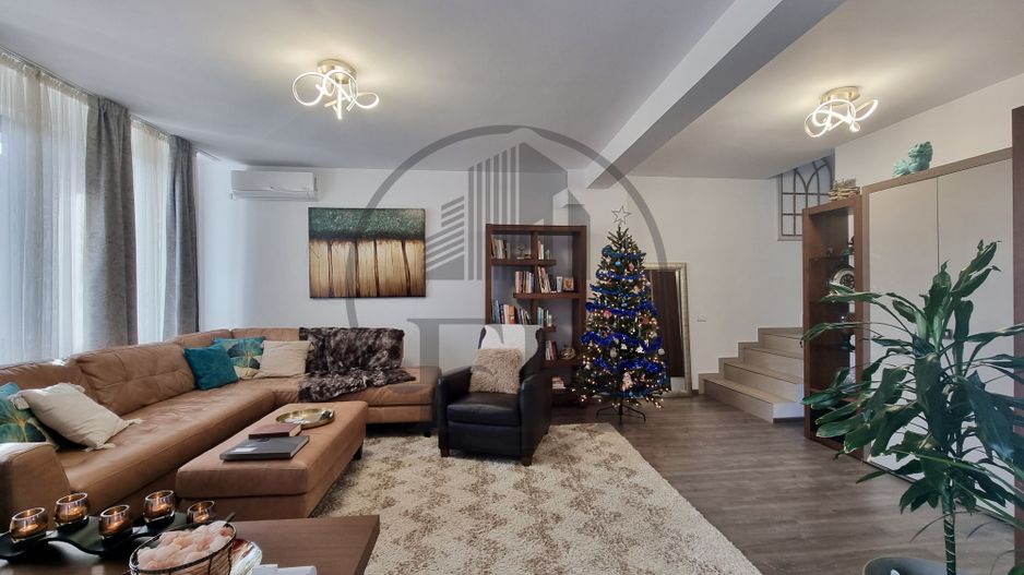 Casa / Vila de vanzare Valu lui Traian - Poză 2