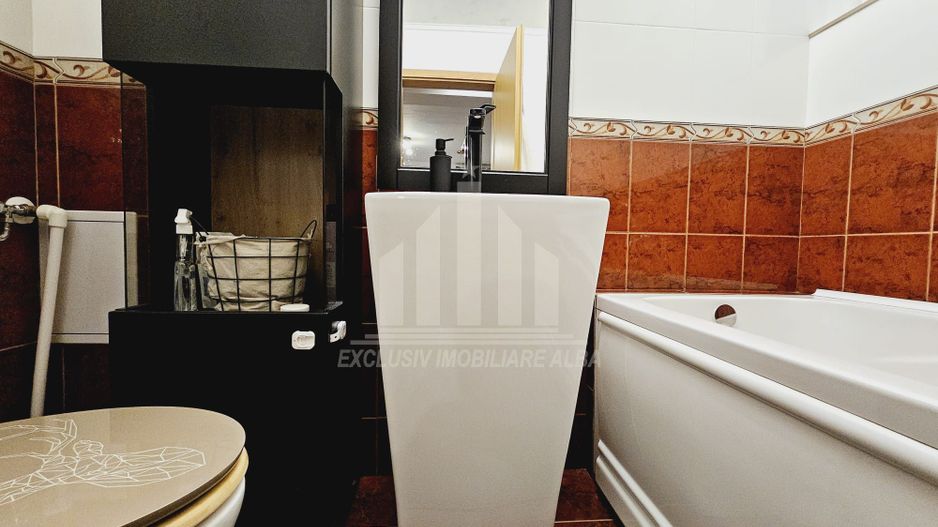 Apartament cu 3 camere de vanzare, Alba-Micesti - Poză 5