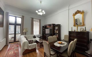 Apartament spectaculos de 4 camere într-o vilă cu farmec istoric pta Victoriei - Poză 1