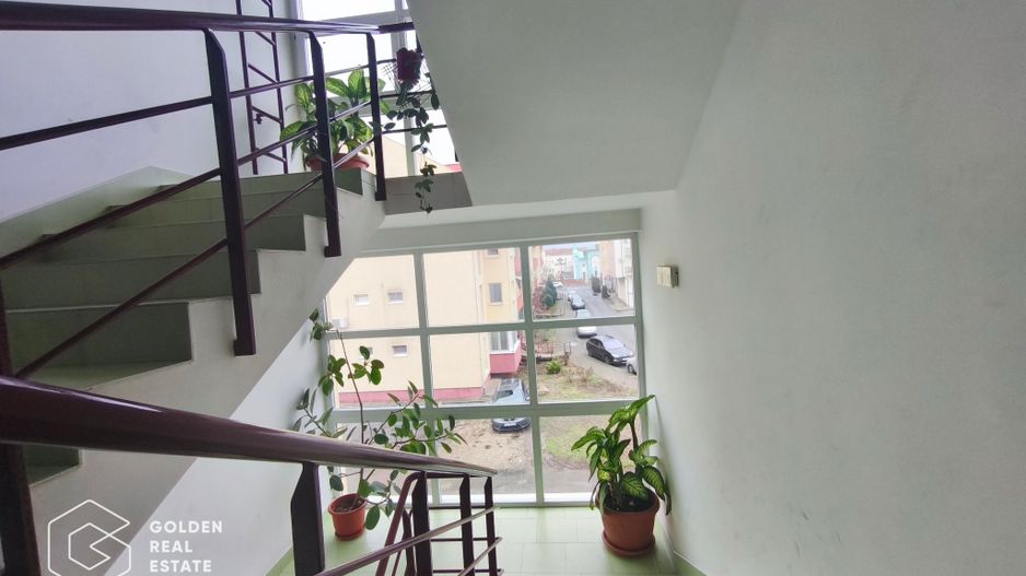 Apartament o camera 46 mp + balcon și boxă, bloc 2009, Girocului, zona linistita - Poză 9