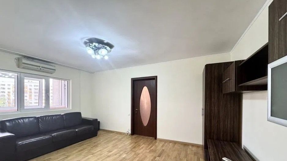 Vanzare Apartament 3 camere  74 mp, bloc reabilitat, et 4/10 Șoseaua Alexandriei - Poză 2