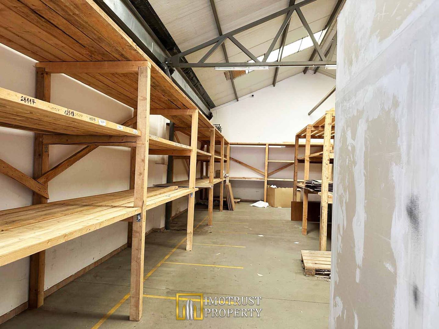 De închiriat – Hală Logistică, Arad- 195 mp - Poză 2