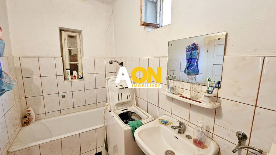 Casa cu 4 camere, 2024 mp teren, la asfalt, cu utilitati, Vintu de Jos - Poză 8