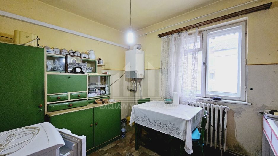 Apartament cu 3 camere decomandate, Cetate - Poză 2