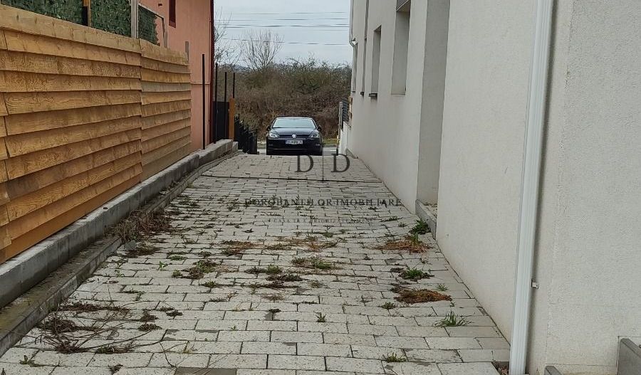 Vânzare Duplex semifinisat | Teren 696 MP | Cartier Dambul Rotund - Poză 3