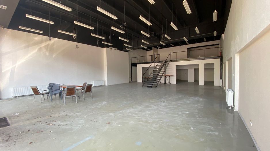 Spatiu comercial cu parcare - Poză 3