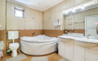 Casa cu curte | Cladire pentru activitati comerciale si servicii - Poză 11