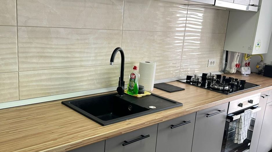 Apartament 2 camere cu terasă, parcare subterană, mobilat complet - Poză 11
