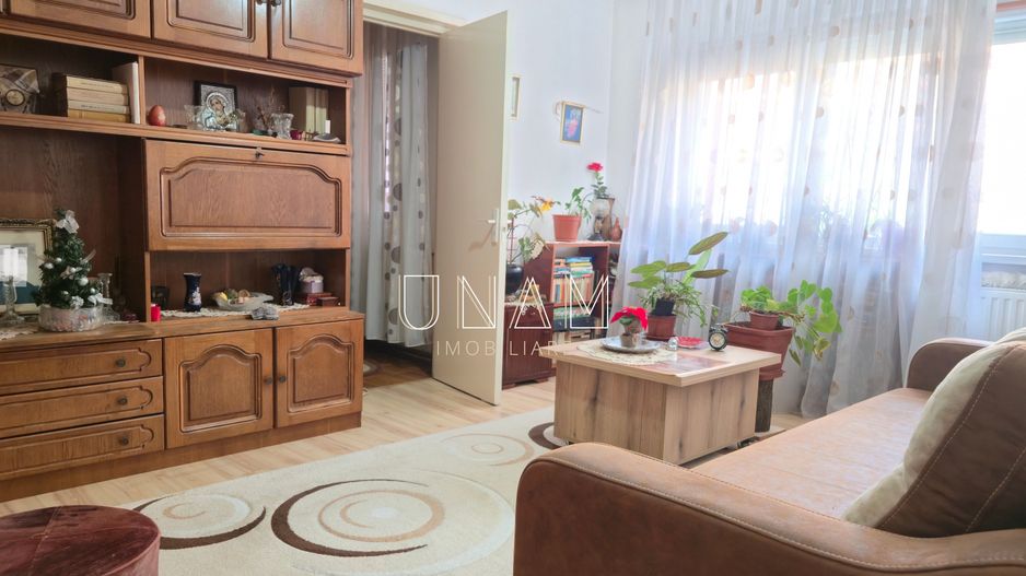 Apartament 3 camere de vânzare, Etaj 2 – Micro 2,  Reșița - Poză 2