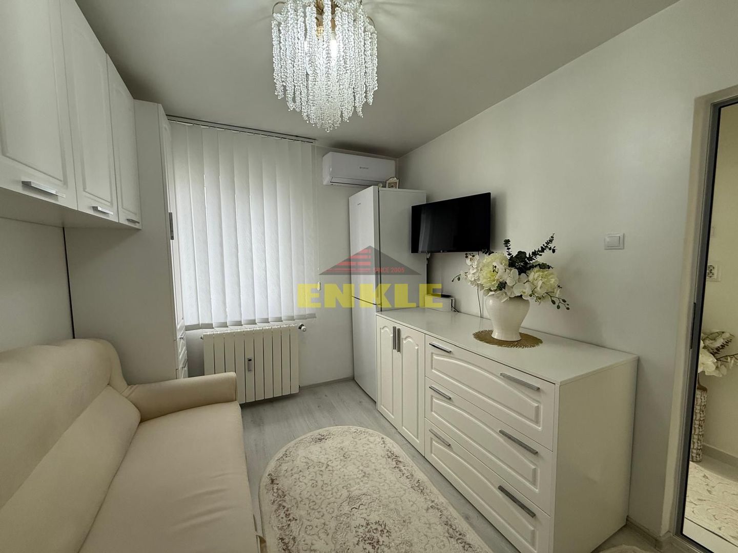 DE VÂNZARE – Apartament cu doua camere complet renovat - Poză 4