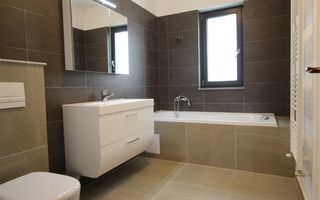 Apartament cu 3 camere de închiriat în zona Nord - Poză 8