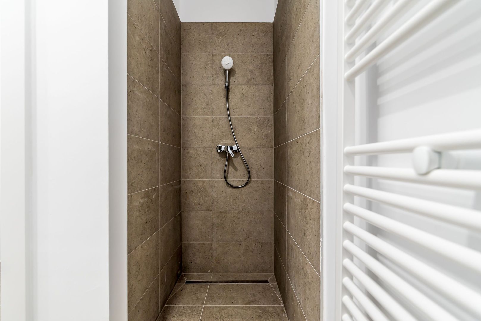 1202 mp - Hala industriala de inchiriat in Parc Industrial Arad - Poză 7