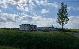 Teren HALA de vanzare iesirea din Sura Mare spre Hamba/Casă single/duplex - Poză 4