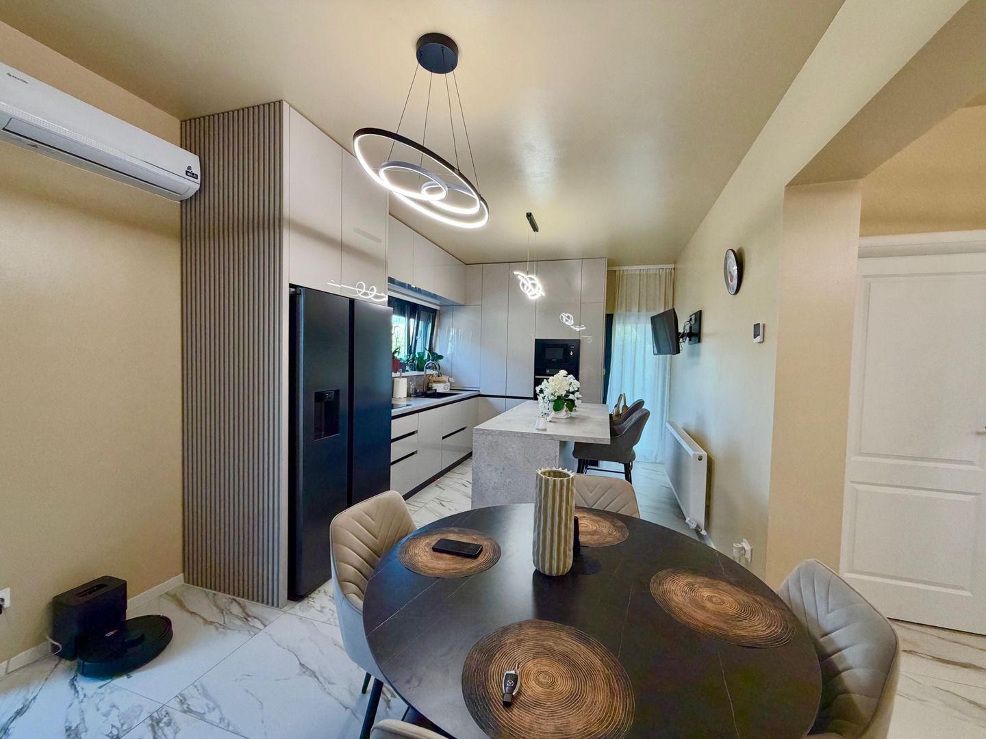 Duplex despartit prin baie - 4 camere I mobilat I Sanmihaiu Roman - Poză 5