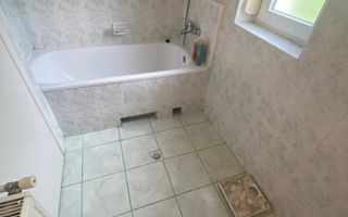 Casa de vânzare/închiriere zona Lunei - Poză 9