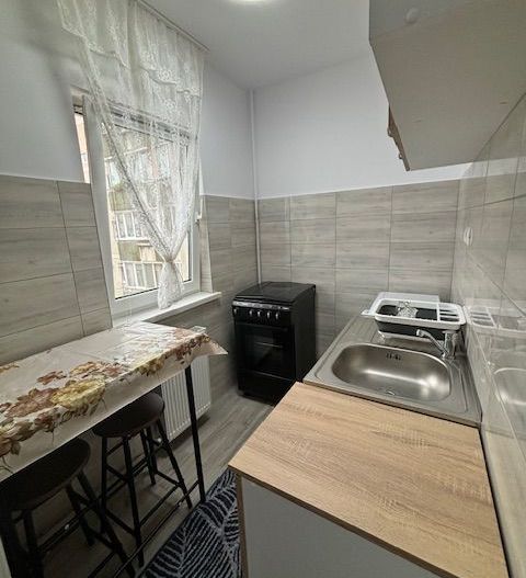 Amenajata si  renovata complet - Poză 11