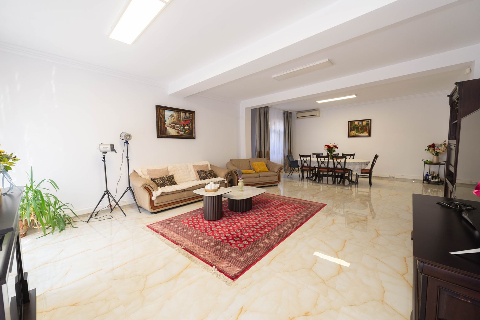 Apartament cu 4 camere 169mp, parter si teren 175mp, în zona Grivita - Poză 1