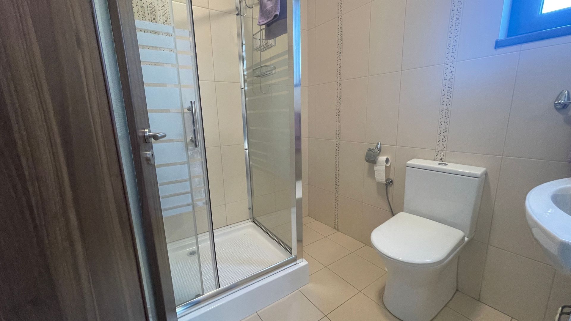 Casa spatioasa de inchiriat -ideala pentru o familie - Poză 22