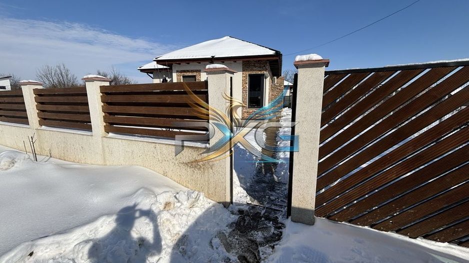 Casa Individuala Parter + Mansarda in Tunari - Poză 5