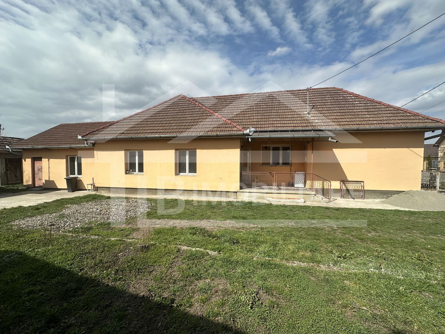 Casa individuala de vanzare, 107mp, 645mp teren, Zona Santana de Mures - Poză 2