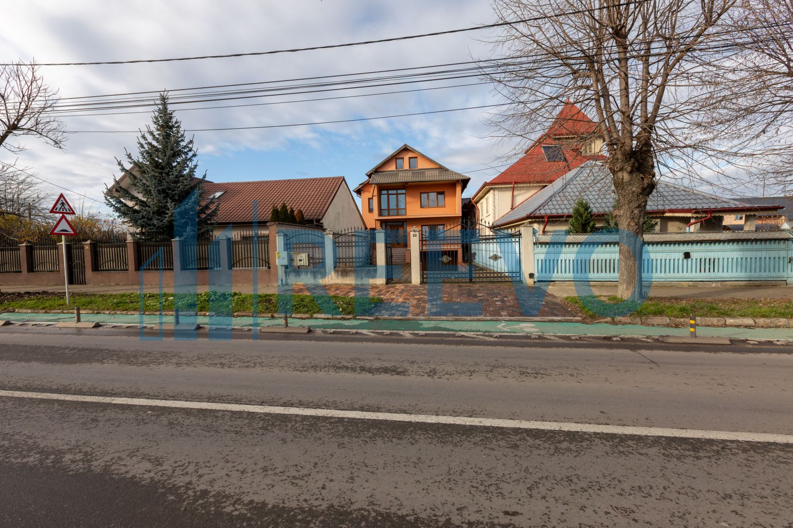 Vilă modernă în Cartierul CFR, cu mansardă și garaj - Poză 2