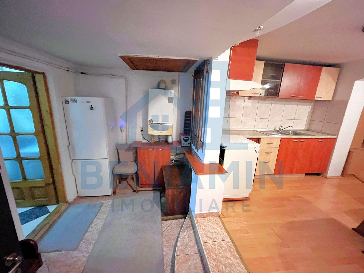 Casa de inchiriat Raului intersectie Campia Islaz -loc de parcare - Poză 3