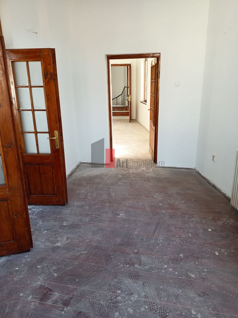 Vila  de inchiriat recent renovata - Poză 39