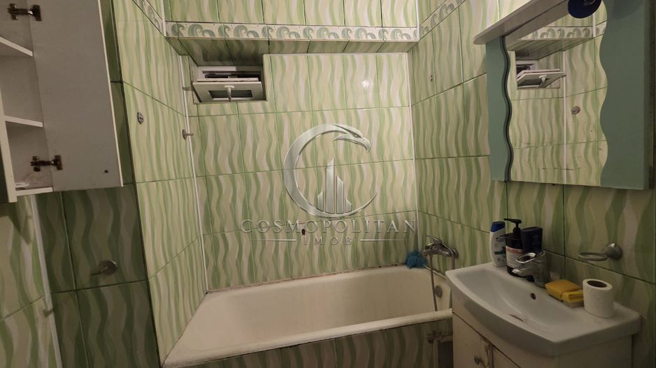 Apartament deosebit cu scara interioara si 4 camere ~ pozitie centrala - Poză 2